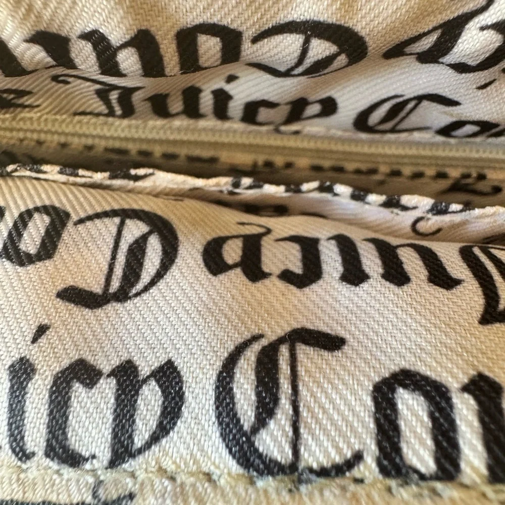 Juicy Couture euc zipper charm